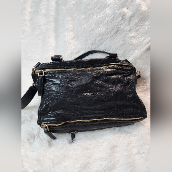 Givenchy Pandora Black distressed leather bag - Picture 5 of 16